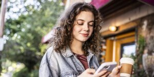 O HMRC está emitindo cartas para milhares de poupadores que podem dever mais de £ 2.000