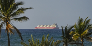 O Irã ameaça consequências “graves” para os navios de guerra dos EUA que ousarem passar o Estreito de Ormuz após o fracasso das negociações de paz