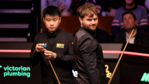 O campeão Zhao liderou o Highfield após a homenagem a Virgem