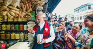 O primeiro-ministro Narendra Modi fez uma parada não anunciada em Jhargram e apreciou a comida de rua ‘Jhalmuri’