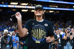 Observação de ações do Draft da WNBA: Avaliando as perspectivas Lauren Betts, Azzi Fudd, Raven Johnson pós-Final Four