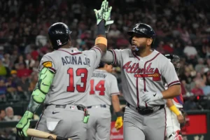Os Braves fizeram uma quinta entrada de 8 corridas e superaram os Diamondbacks por 17-2