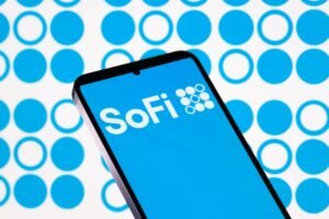 Os ganhos da SoFi atendem às expectativas enquanto sua plataforma de tecnologia enfrenta dificuldades