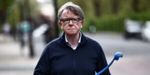 Peter Mandelson foi investigado pelo órgão antifraude da União Europeia, à medida que o escândalo toma um novo rumo internacional