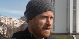 Príncipe Harry diz que ‘sempre fará parte da Família Real’ após renovar rivalidade com Donald Trump