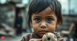 Provérbio Africano de Hoje: Provérbio Africano: “O sol nunca esquece uma aldeia porque ela é pequena.”