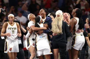Quais agentes livres da WNBA o Indiana Fever poderia igualar com Caitlin Clark?