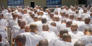 Quase 500 membros da gangue terrorista foram trazidos enquanto a limpeza do crime em Nayib Bukele continua