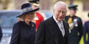 Rei Charles e Rainha Camilla comparecem ao Royal Maundy Service após evento alvo de manifestantes