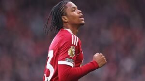 Rio Ferdinand rotulou Ngumoha de ‘talento especial’ depois de quebrar o recorde do Liverpool contra o Fulham