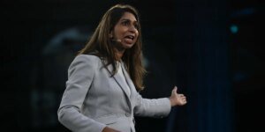 Suella Braverman critica nomeação de lobista trans para instituição de caridade contra endometriose