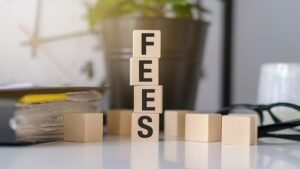 Taxas de serviço de fundos privados atingiram US$ 2 bilhões para consultores, análise do FT