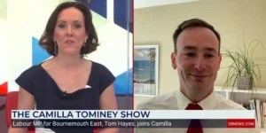 Um parlamentar trabalhista foi preso por tentar “iluminar” os britânicos em uma acalorada disputa no GB News.