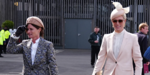 Zara Tindall traz uma dama real ao Hipódromo de Aintree