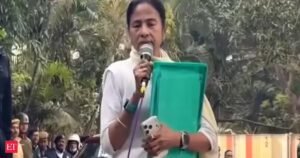 ‘Os trabalhadores não poderão perder empregos’: Mamata Banerjee defende o I-PAC, acusa o BJP de intimidação