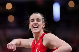 “$ 1.000 em multa por ela”: Caitlin Clark chama o árbitro após a constatação chocante de uma falta técnica