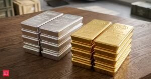 Preço da prata hoje: por que os preços do ouro e da prata estão caindo drasticamente hoje? Os metais preciosos cairão ou subirão novamente? Ouro atingiu mínimas de dois meses devido a temores de aumento da inflação