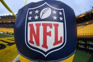 A Regra Rooney da NFL tem sido um tópico de conversa e até mesmo de debate. O que isso faz?