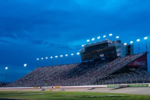 A corrida Cracker Barrel 400 NASCAR Nashville esgotou pela quinta vez em 6 anos