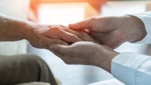 A decisão sobre cuidados de enfermagem que um casal de 64 anos pulou aos 58 e por que eles desejam agora ter comprado há seis anos