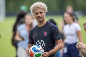 Antonee Robinson está aliviado por estar de volta à USMNT após uma cirurgia no joelho