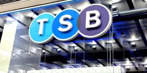 Após 215 anos desde o acordo com o Santander, o TSB deixou a rua principal do Reino Unido como uma agência bancária