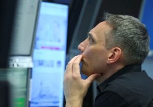 As bolsas globais sobem e o petróleo cai com o relatório do acordo de paz com o Irão