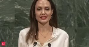 Citação de Angelina Jolie: ‘A menos que você seja tirado da caixa em que foi criado, você não entenderá como…’ Palavras de sabedoria sobre crescimento e curiosidade