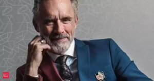 Citação de Jordan Peterson: O psicólogo clínico e autor Citação de Jordan Peterson: ‘Compare-se com…’ – Esta citação poderosa de seu livro best-seller As 12 Leis da Vida explica por que tantas pessoas se sentem infelizes hoje.