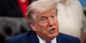 Donald Trump está insatisfeito com o acordo de paz com o Irã enquanto os EUA ameaçam sair