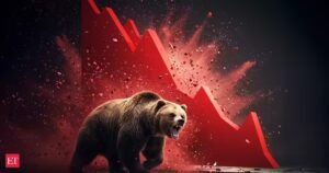 Dow cai 565 pontos S&P 500, Nasdaq cai: Mercado de ações dos EUA quebra hoje: O que está acontecendo no Dow Jones, S&P 500 e Nasdaq US$ 200 bilhões desaparecem das ações dos EUA em minutos – Dow cai 565 pontos, todos os setores saltam 4%, WTI salta 5% e 3% O salto