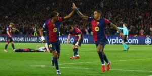 Enfrentando o Barcelona do Campeonato EFL em um amistoso de pré-temporada