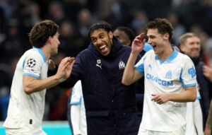 Ex-artilheiro deixa o cargo após pegadinha – Yahoo Sports