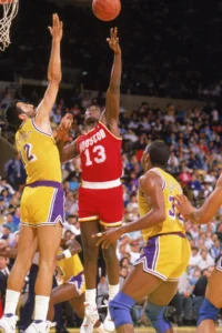 História da camisa 13 do Houston Rockets – Larry Smith
