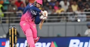 IPL 2026: Vaibhav Suryavanshi vence o Orange Cap após uma temporada recorde que terminou com uma taxa de acertos de 237,31.