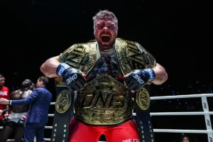 Inner Circle 15 de maio Resultados do Main Event: Anatoly Malykhin é campeão mundial de MMA em três divisões