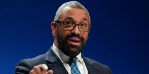 James Cleverly acusa viajantes de manipular o sistema enquanto ocupam terras ilegais