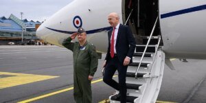 Jato da RAF transportando Ministro da Defesa preso perto da fronteira russa devido a ‘ataque eletrônico’