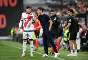 Jogadores do Rayo Vallecano estão juntando dinheiro para ajudar os torcedores após o golpe final da Conference League