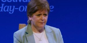 Nicola Sturgeon diz que os crimes do ex-marido Peter Murrell a colocam em risco significativo