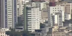 No Brasil, um avião bateu em um prédio, três passageiros ficaram gravemente feridos