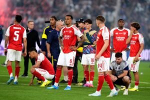 O Arsenal retirou sua maior força, mas forçou o PSG a se aprofundar na história da Liga dos Campeões