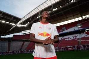 O RB Leipzig lançou a camisa titular da temporada 2026/27