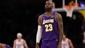 O agente livre do Lakers, LeBron James, ainda é visto como um grande investimento, diz executivo da NBA
