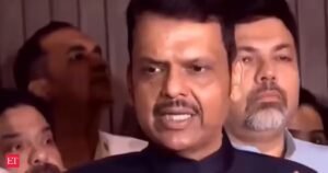 O ministro-chefe de Maharashtra, Fadnavis, alertou contra o marketing negro de combustível e garantiu o fornecimento de diesel aos agricultores