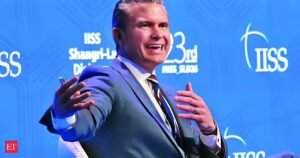 O secretário de Defesa dos EUA, Hegseth, criticou a Europa e elogiou as relações com os aliados China e Ásia