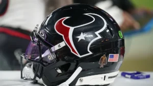 Os Texans anunciaram a assinatura de mais três escolhas de draft