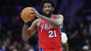 Por que Joel Embiid não vai jogar esta noite? O que saber sobre as lesões da estrela do 76ers