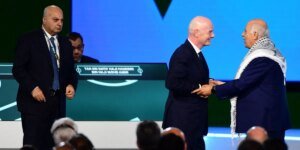 Presidente da FIFA fracassa em tentativa histórica de fazer com que líderes israelenses e palestinos apertem as mãos