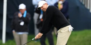 Rory McIlroy ficou com o rosto vermelho após reclamação do PGA Championship